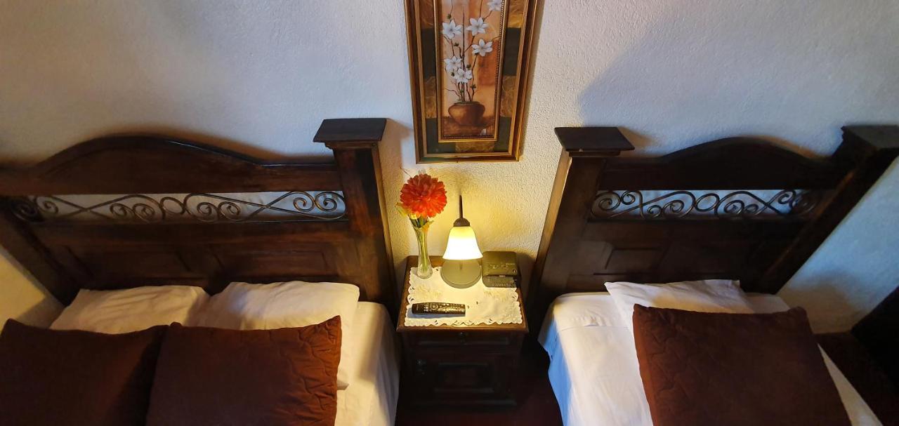 Parrot House Bed & Breakfast Antigua Exterior photo
